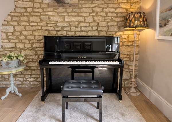 Kawai K-400 Upright Piano in Polished Ebony