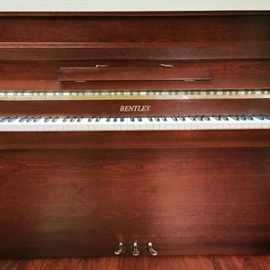 Bentley 110 Pre-Owned Upright Piano