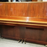 Reid Sohn SU-110 pre-owned upright piano.