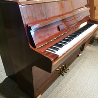 Reid Sohn SU-110 pre-owned upright piano.