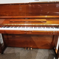 Reid Sohn SU-121SP pre-owned upright piano.