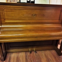 Ronisch 133 pre-owned upright piano. Ronisch 133 pre-owned upright piano.