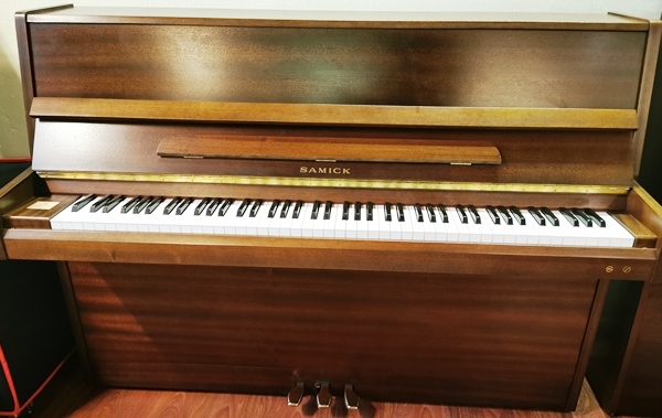 Samick SU108. 1994.  Pre-Owned Upright Piano