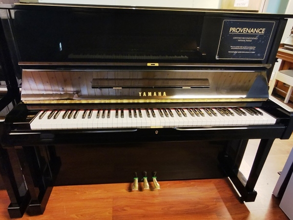 Yamaha U1A 1986 pre-owned upright piano.