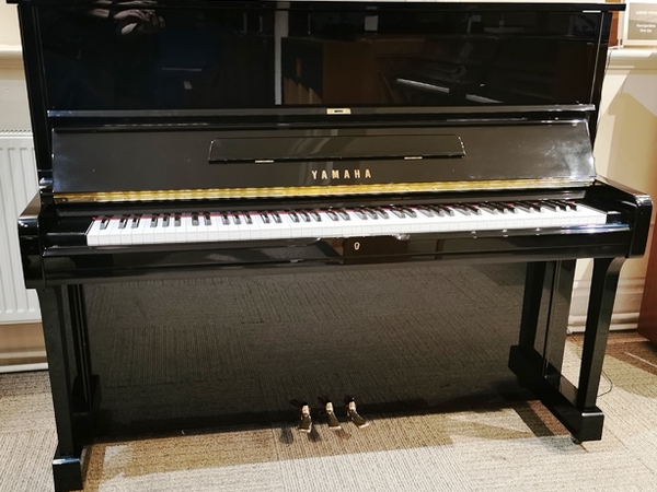 Yamaha U1 1996 pre-owned upright piano.